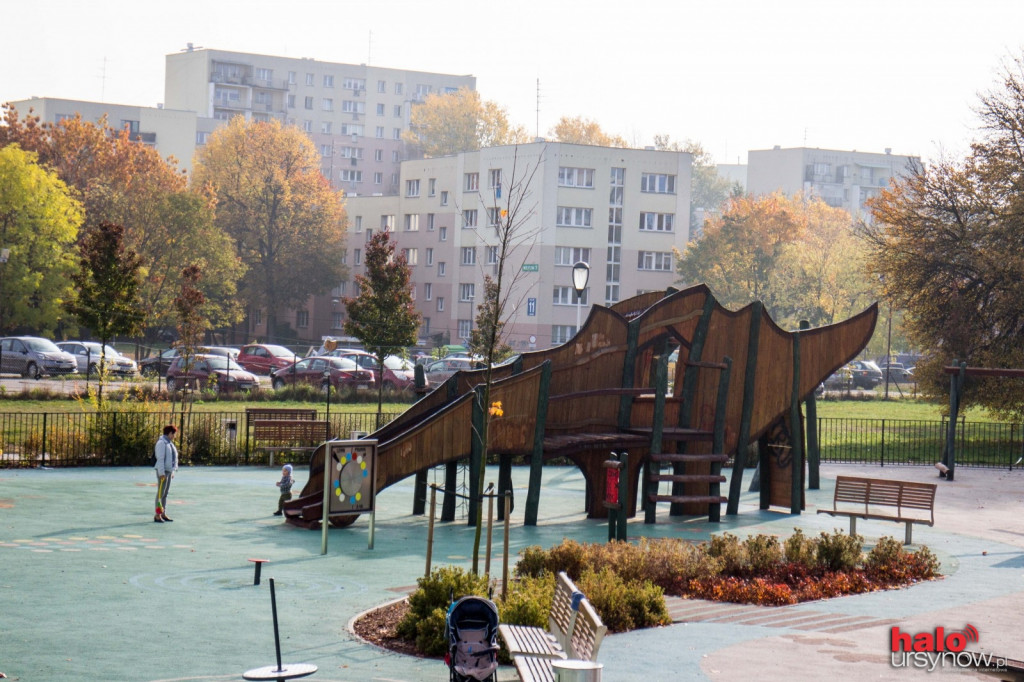 Zamiast parkingu park. Kierowcy są oburzeni