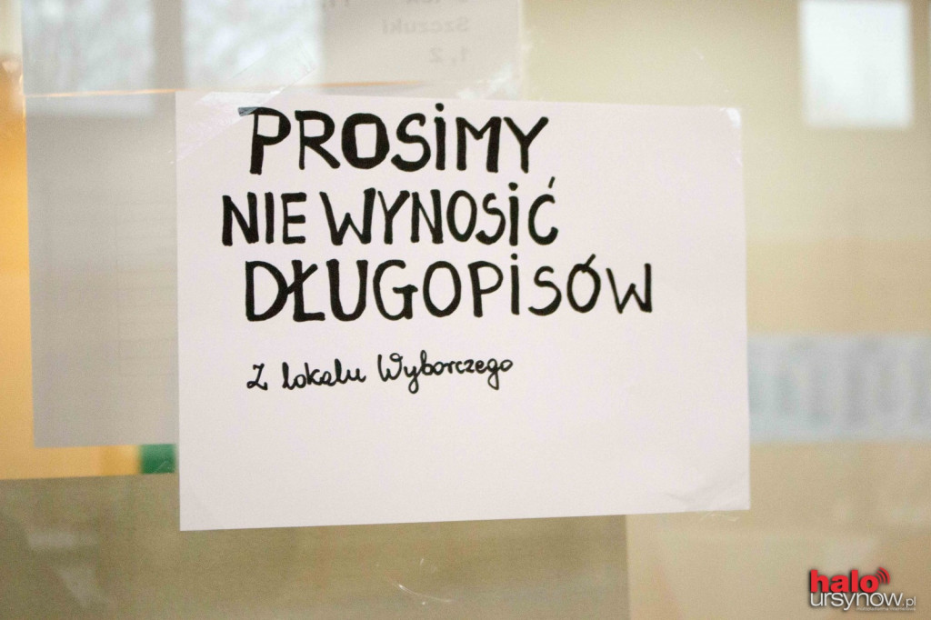 URSYNOWIANIE GŁOSUJĄ. 