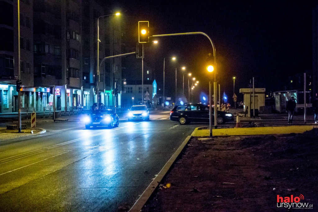 WĄWOZOWA. Światła już mrugają do kierowców. Zdążą z resztą na jutro?