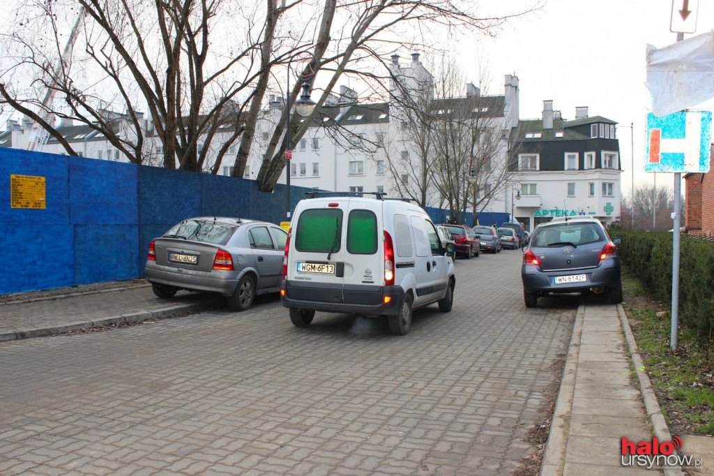 Hałas i brak miejsc parkingowych. Oto codzienność na Dzwonniczej