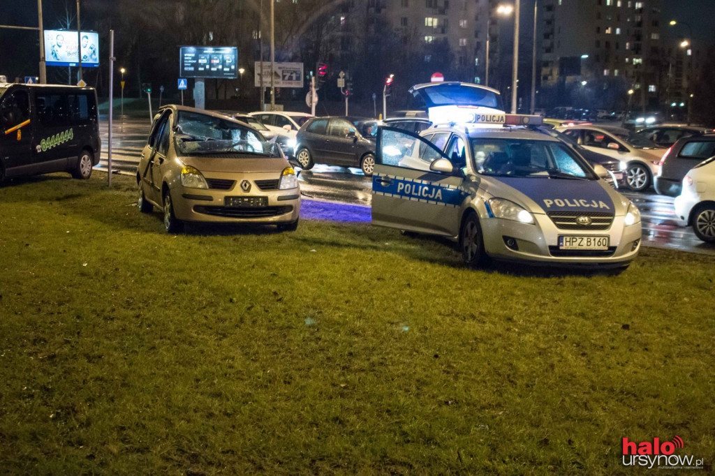 KOLEJNY WYPADEK NA CISZEWSKIEGO. Wyciągali kobietę z auta