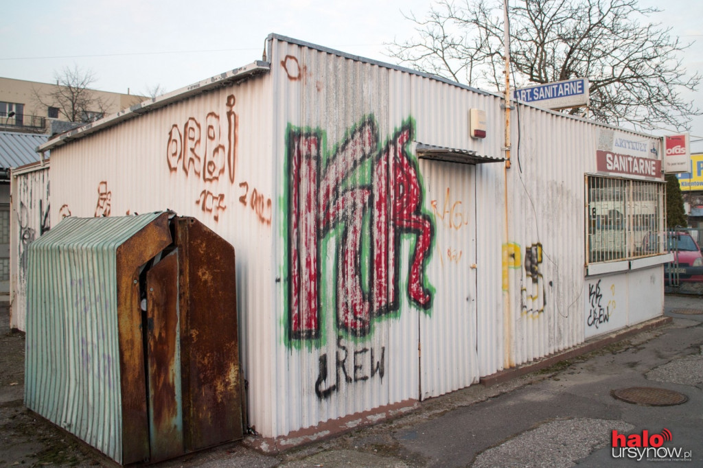 Targowisko za Megasamem straszy. 