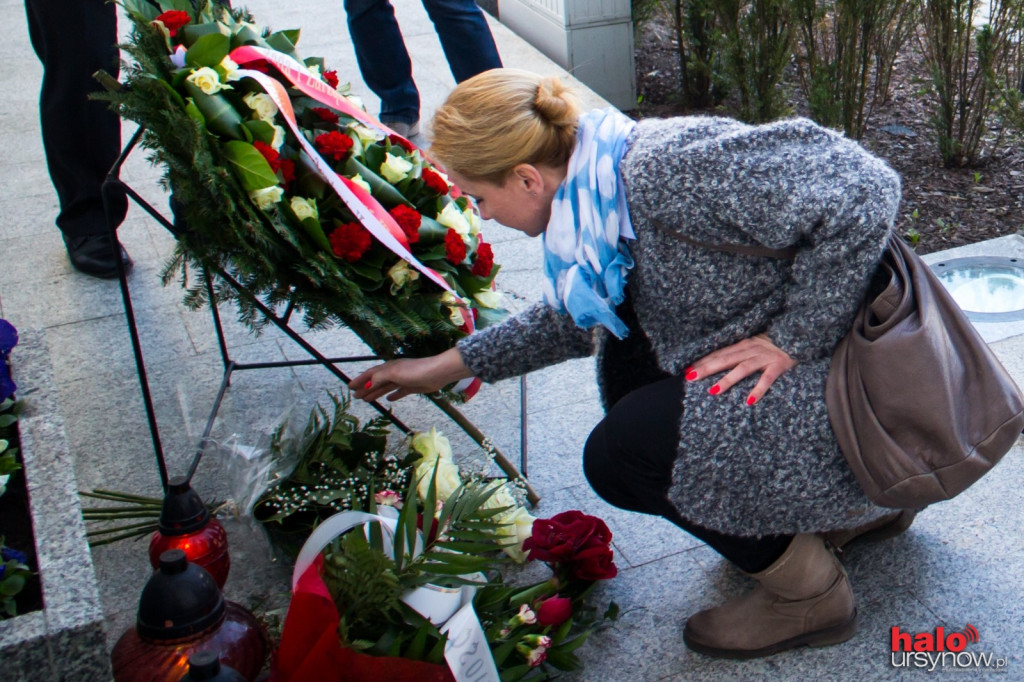 5. rocznika katastrofy smoleńkiej. Ursynowskie władze złożyły kwiaty