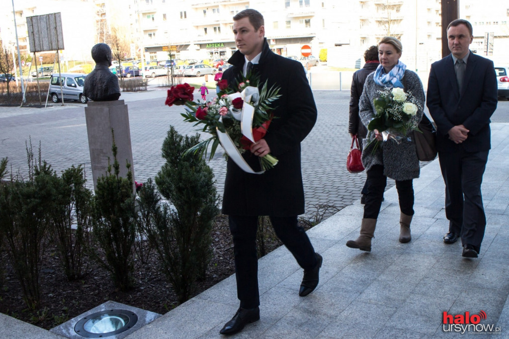 5. rocznika katastrofy smoleńkiej. Ursynowskie władze złożyły kwiaty