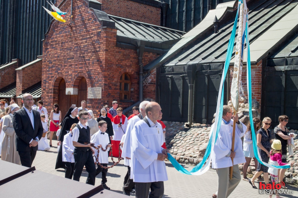 Boże Ciało. Procesja przeszła ulicami Ursynowa. FOTO