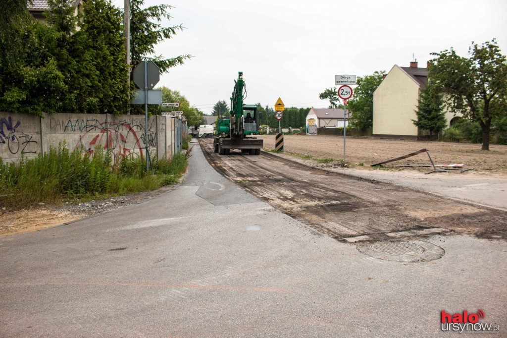 ZAMKNIĘTA RZEKOTKI. Zdziwienie kierowców i ulga mieszkańców. FOTO