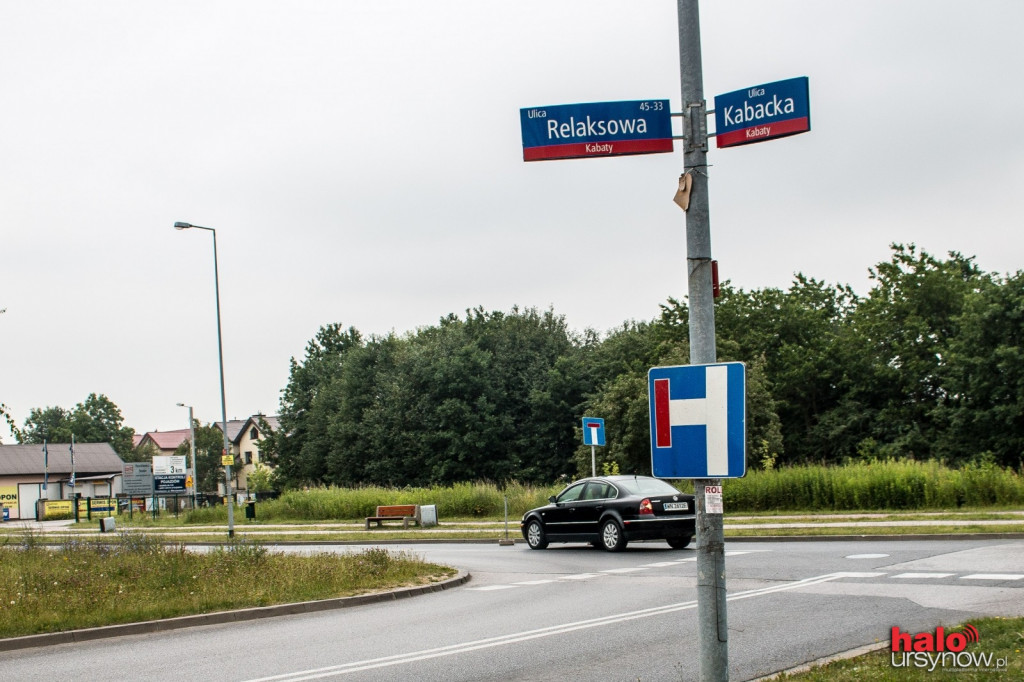 ZAMKNIĘTA RZEKOTKI. Zdziwienie kierowców i ulga mieszkańców. FOTO