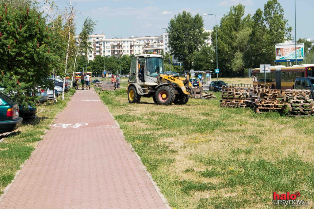 Ruszyła przebudowa Pileckiego. Czy będzie chodnik do Lidla? FOTO