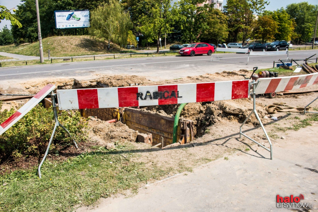 Ruch na Cynamonowej wstrzymany! Awaria wodociągowa