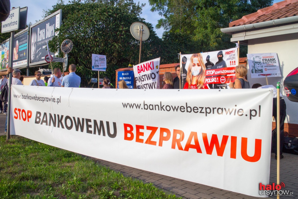 Pikieta na Ursynowie. 