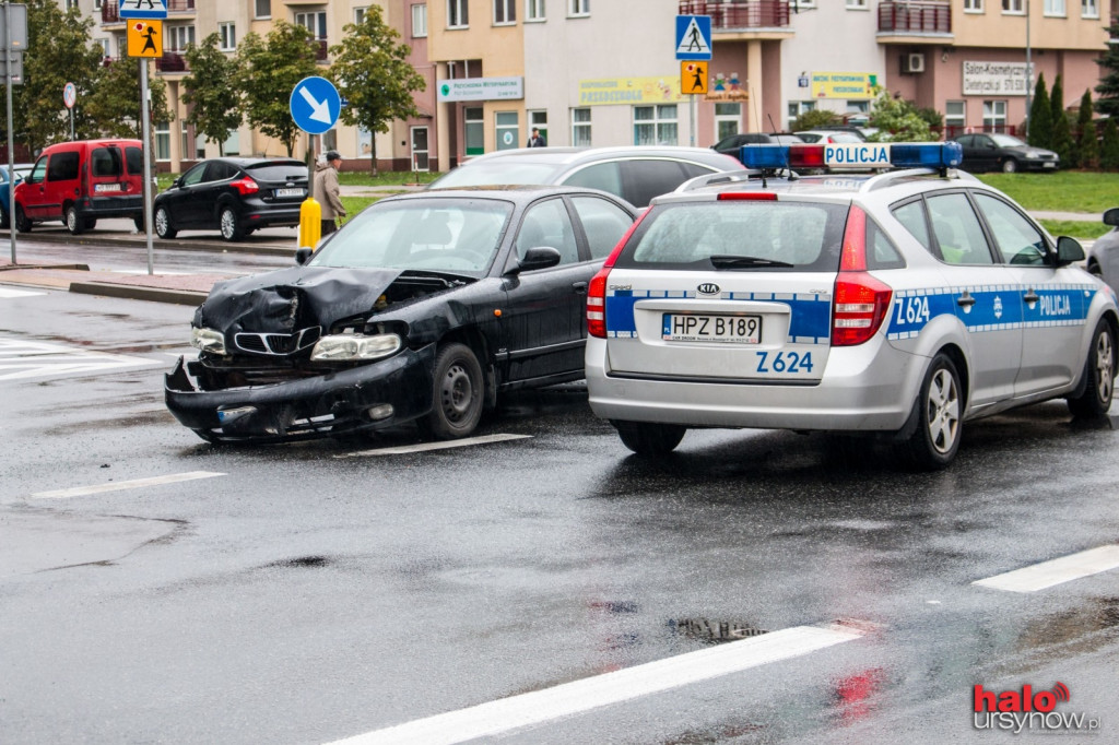 Wypadek na Stryjeńskich przy Lidlu! Dwie osoby w szpitalu