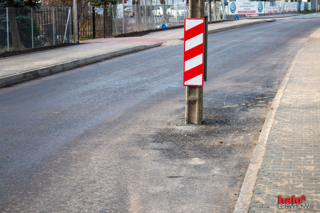 Kolejny absurd drogowy? Słup na jezdni na Baletowej