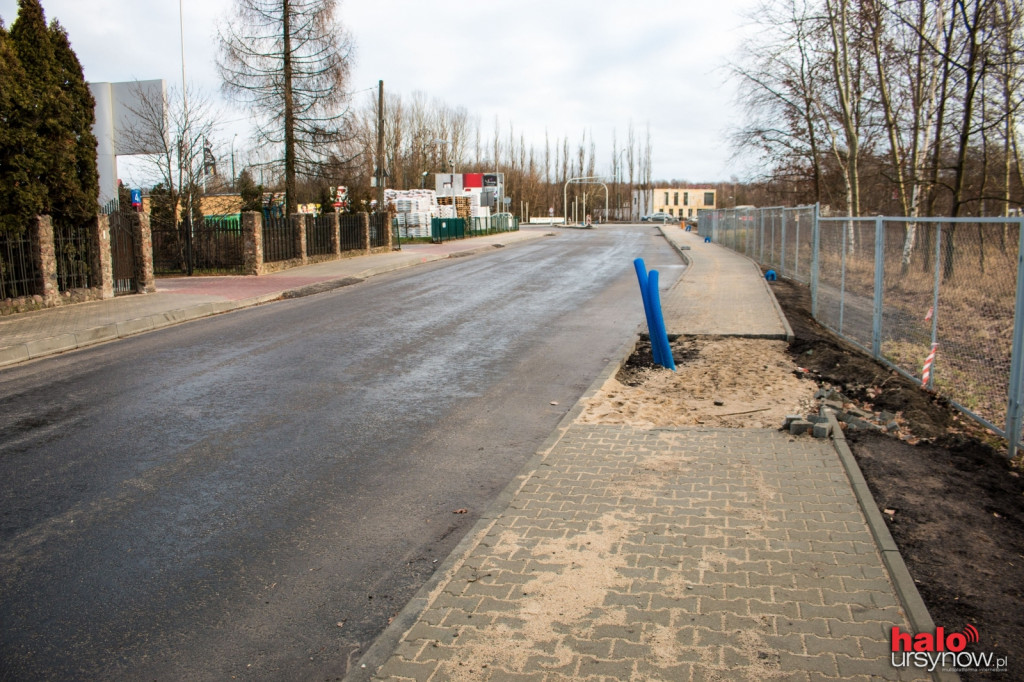 Kolejny absurd drogowy? Słup na jezdni na Baletowej