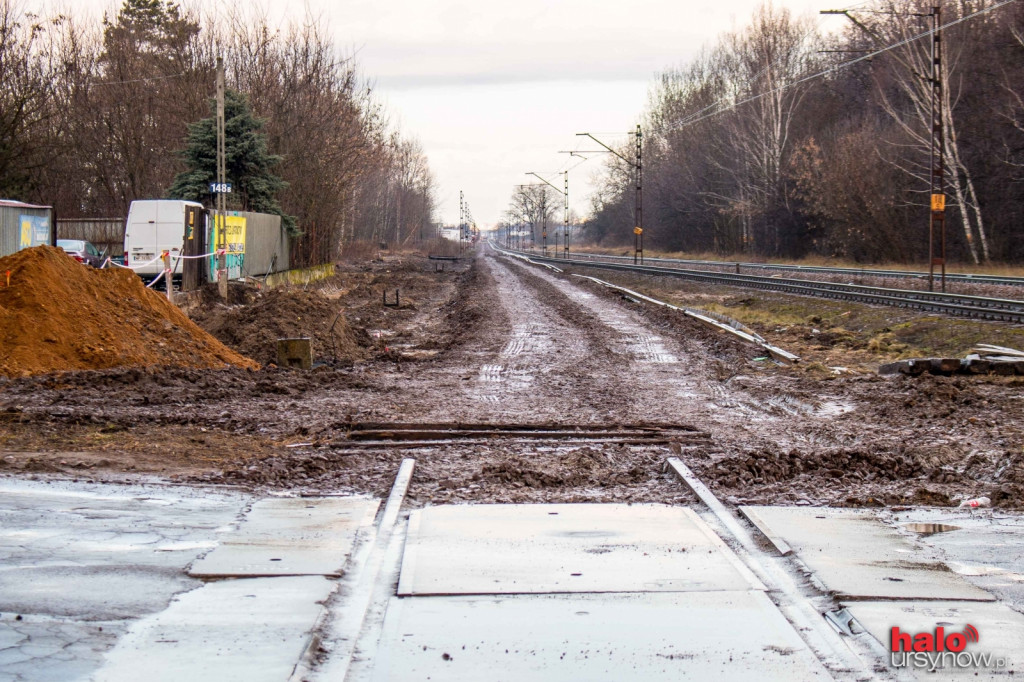 Tak remontują linię kolejową Warszawa-Radom. FOTO