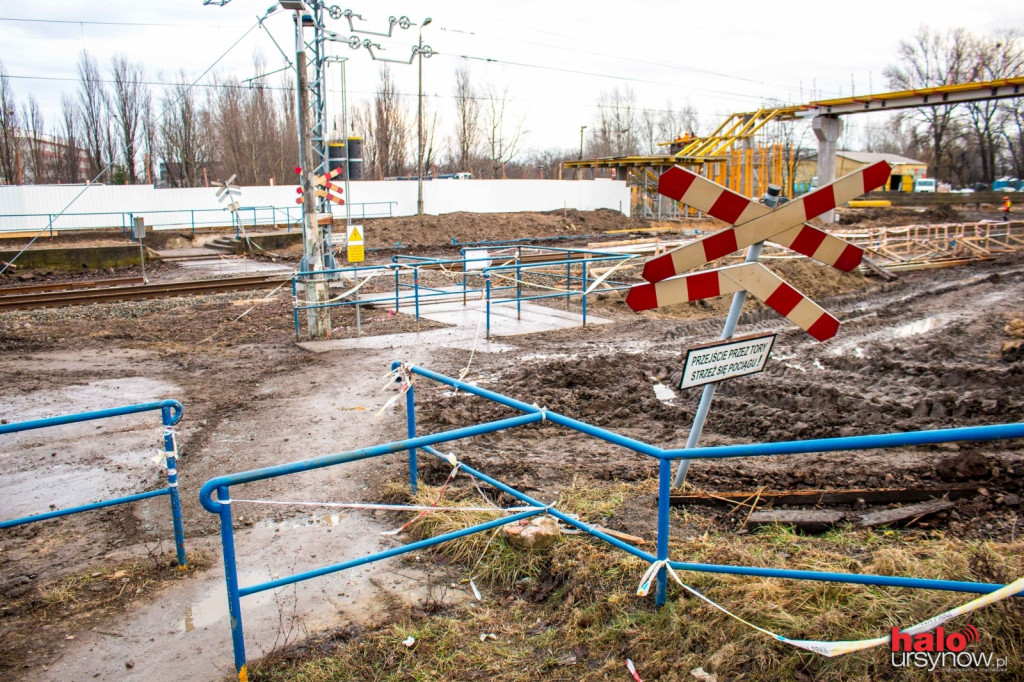 Tak remontują linię kolejową Warszawa-Radom. FOTO