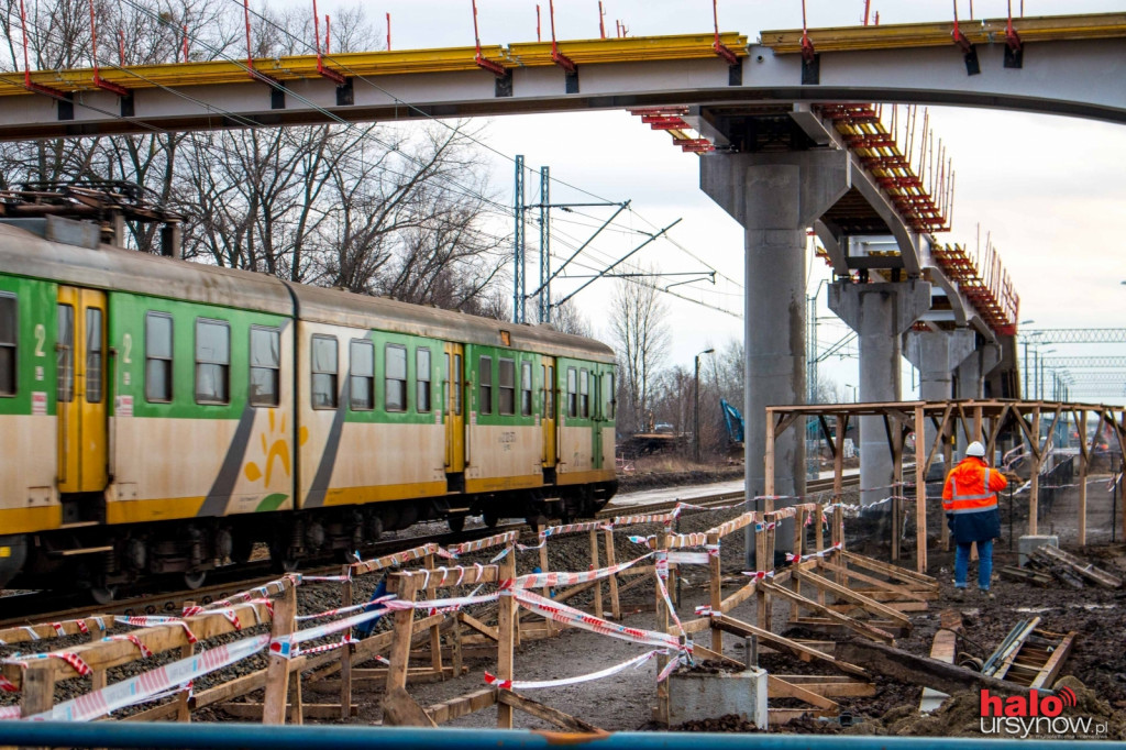 Tak remontują linię kolejową Warszawa-Radom. FOTO