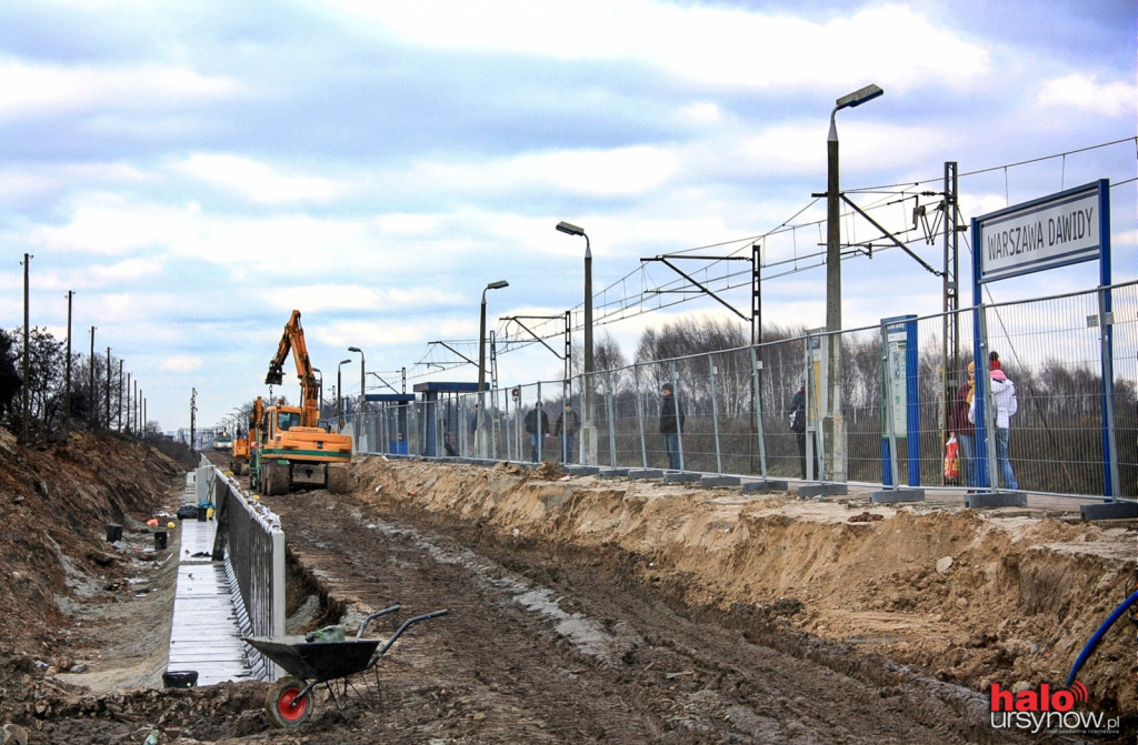 Tak remontują linię kolejową Warszawa-Radom. FOTO