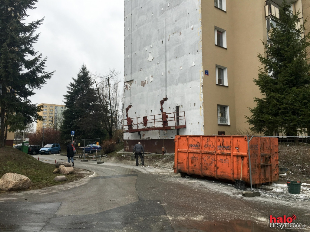 Mieszkańcy: To była fuszerka! Spółdzielnia zleca audyt elewacji