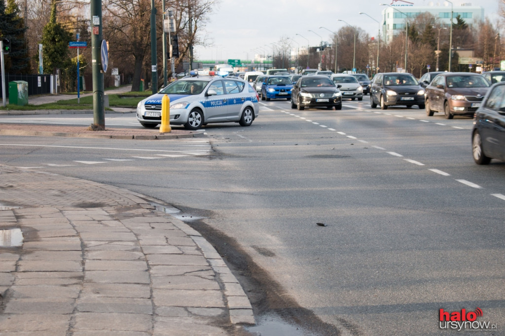 Wypadek na Puławskiej przy Ludwinowskiej. Motocyklista w szpitalu