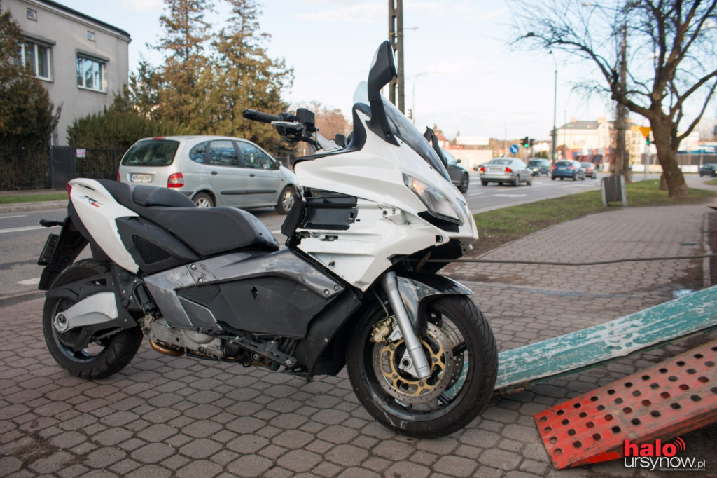 Wypadek na Puławskiej przy Ludwinowskiej. Motocyklista w szpitalu