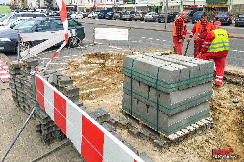 Miejsca postojowe przy KEN będą skośne! RUSZYŁY ROBOTY