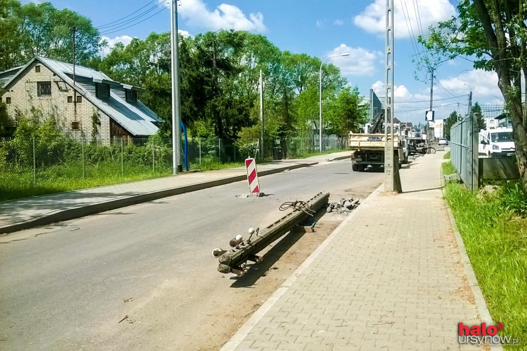 Słup znika z Baletowej. Kiedy autobus?