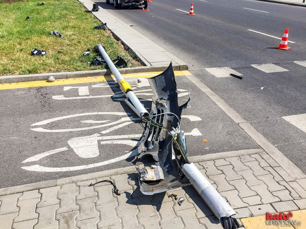 Wypadek na Roentgena. Dwie osoby w szpitalu!