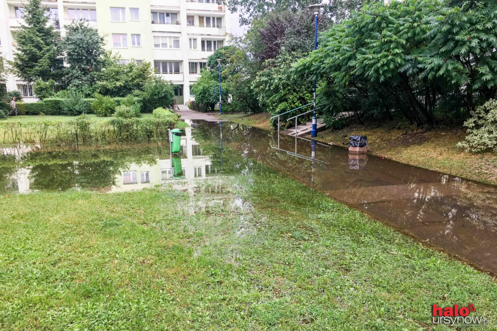 ZALANY URSYNÓW. Największe podtopienia na Imielinie i Zielonym Ursynowie FOTO