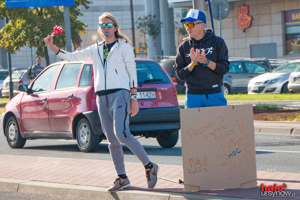 Niesamowity doping! Tak Ursynów witał maratończyków FOTO