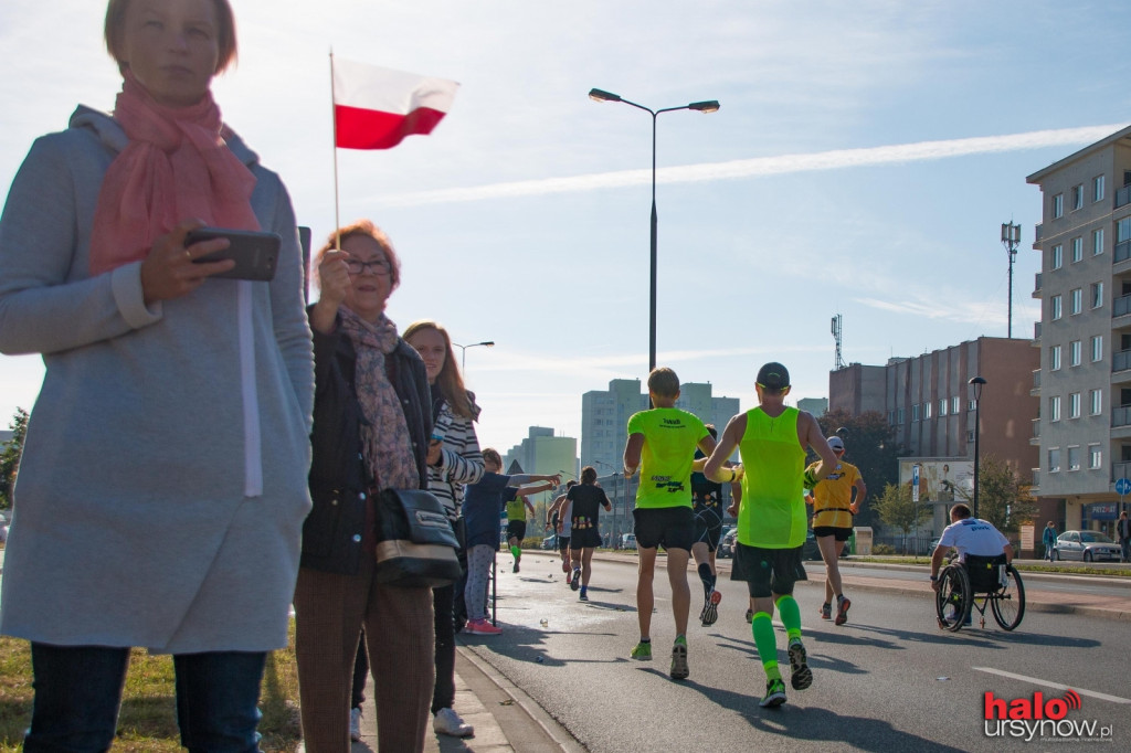 Niesamowity doping! Tak Ursynów witał maratończyków FOTO