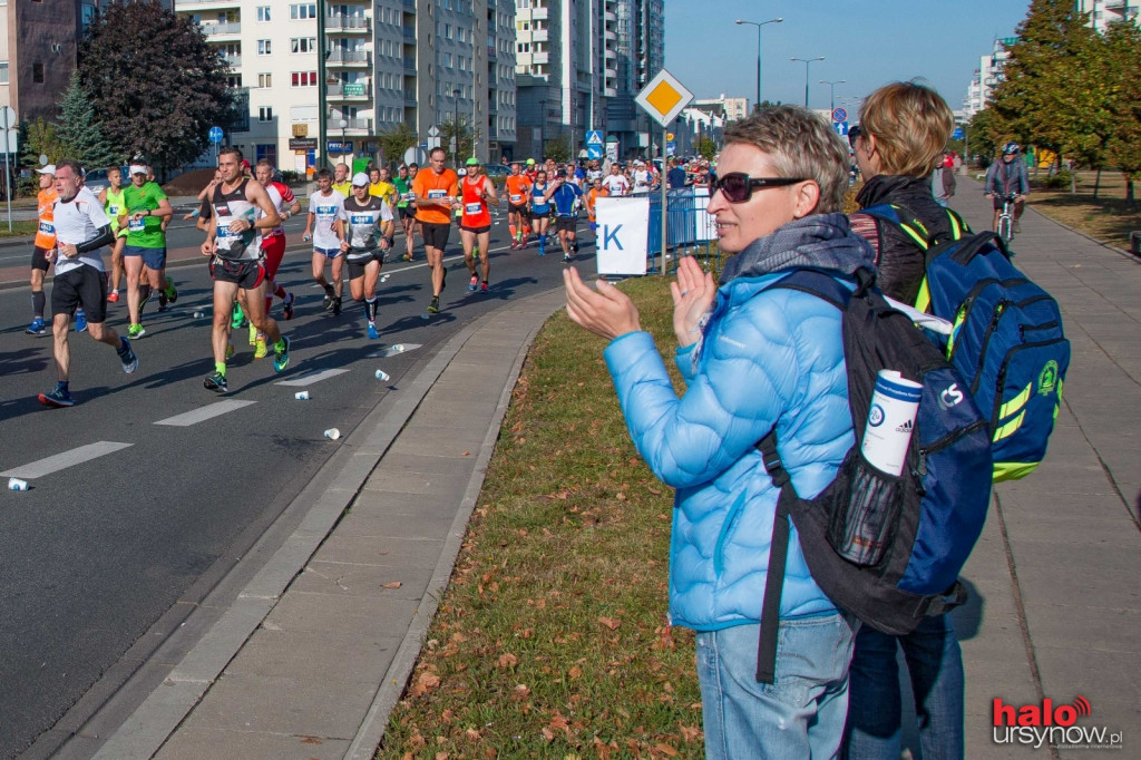 Niesamowity doping! Tak Ursynów witał maratończyków FOTO