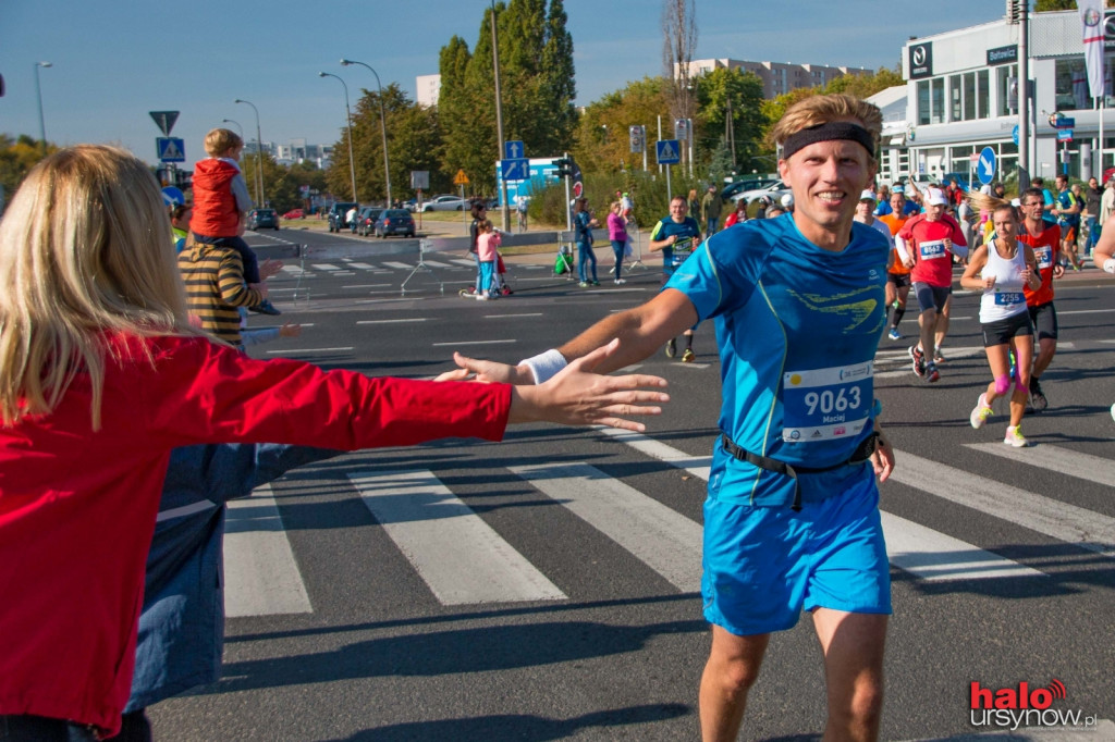 Niesamowity doping! Tak Ursynów witał maratończyków FOTO