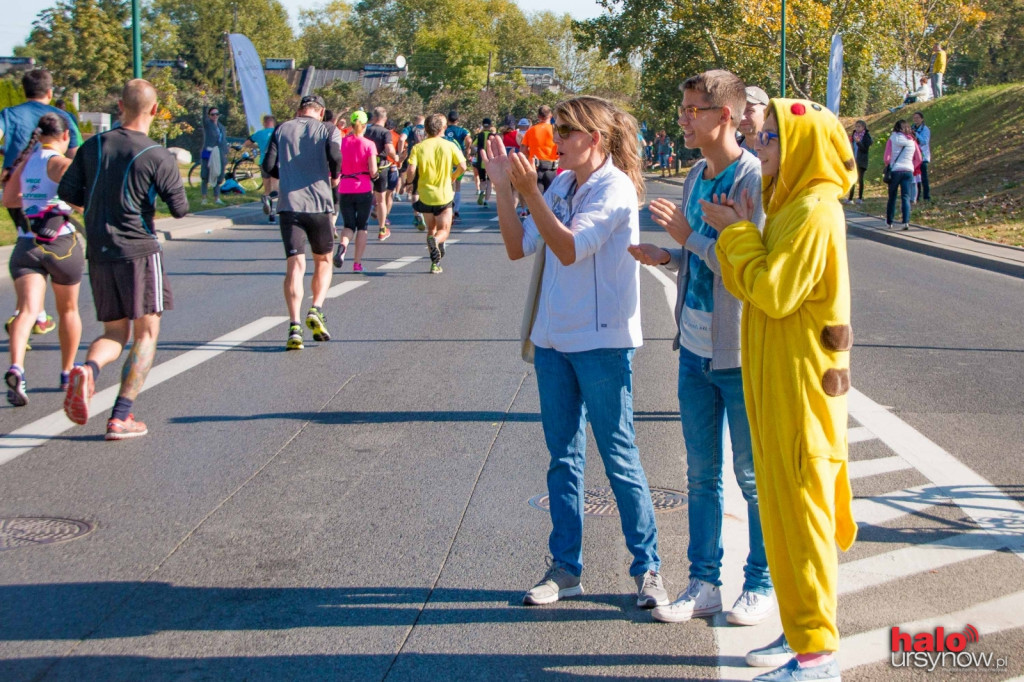 Niesamowity doping! Tak Ursynów witał maratończyków FOTO