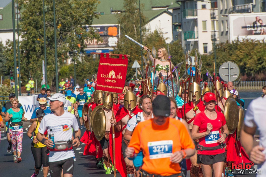 Niesamowity doping! Tak Ursynów witał maratończyków FOTO