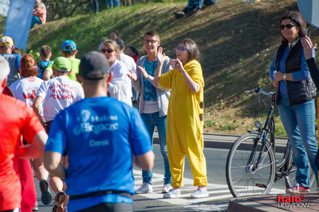Niesamowity doping! Tak Ursynów witał maratończyków FOTO