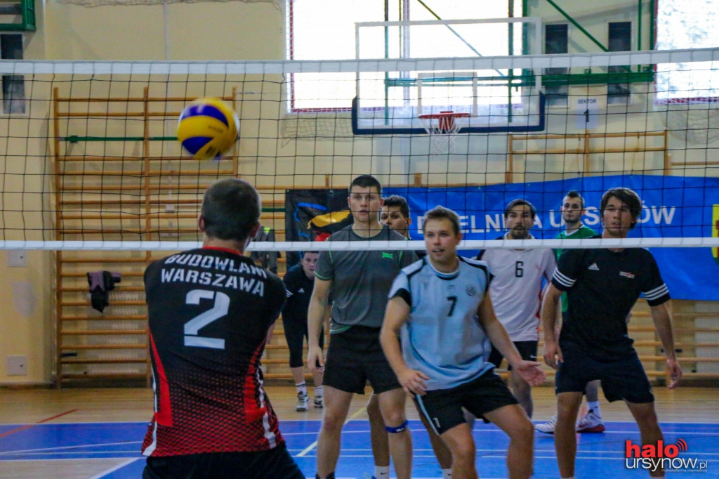 UCSiR VOLLEYBALL: Budowlani górą, Kamyki o krok od trzeciego triumfu! FOTO