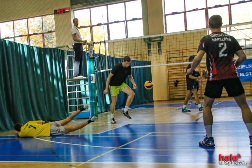 UCSiR VOLLEYBALL: Budowlani górą, Kamyki o krok od trzeciego triumfu! FOTO