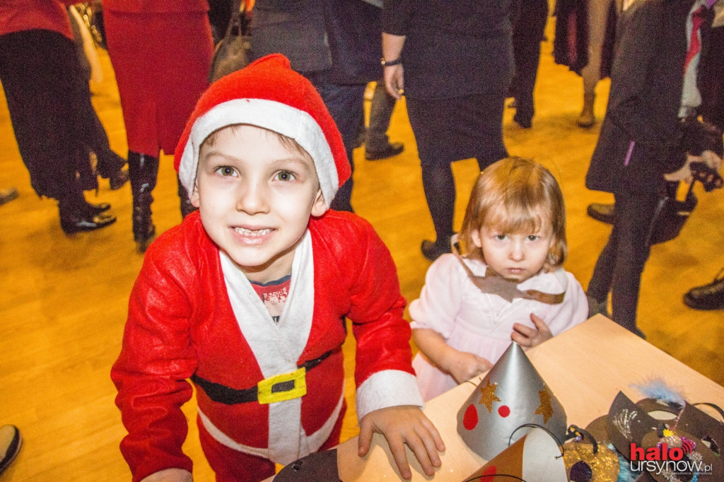 Barwni przebierańcy, muzyka i wyborna zabawa - Bal karnawałowy w ratuszu! FOTO