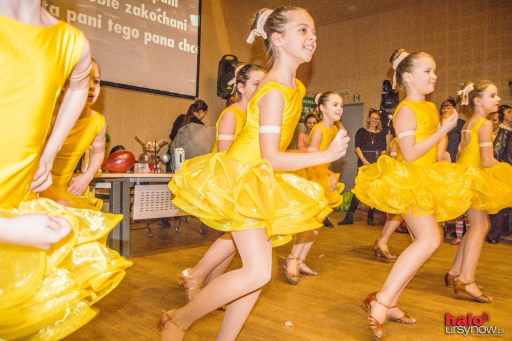 Barwni przebierańcy, muzyka i wyborna zabawa - Bal karnawałowy w ratuszu! FOTO