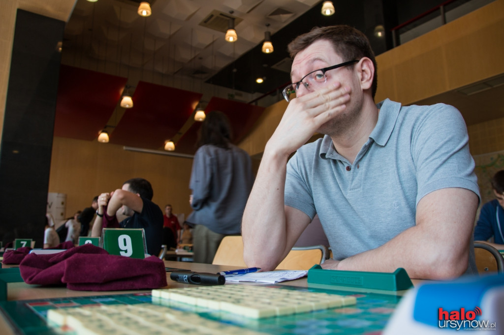 Od słowa do słowa. Ponad stu graczy na turnieju w scrabble. FOTO