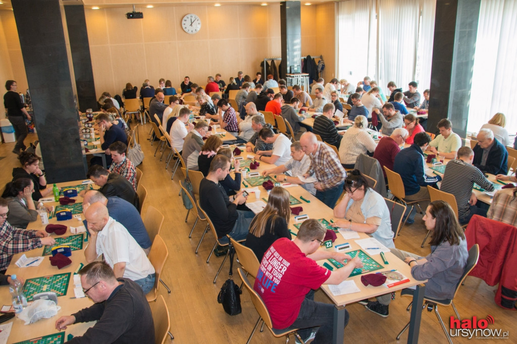 Od słowa do słowa. Ponad stu graczy na turnieju w scrabble. FOTO