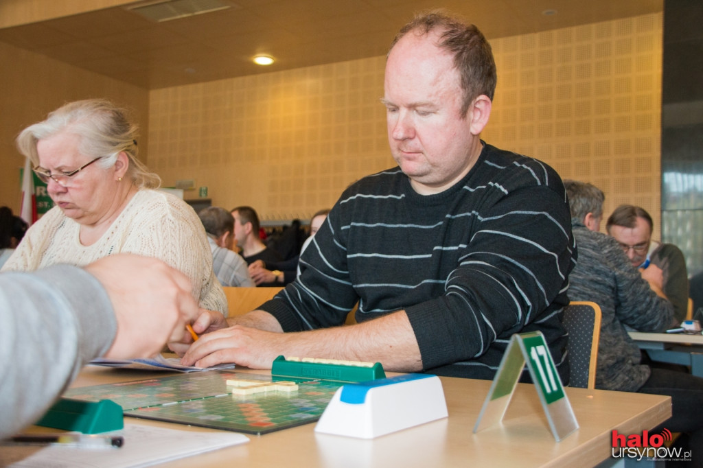Od słowa do słowa. Ponad stu graczy na turnieju w scrabble. FOTO