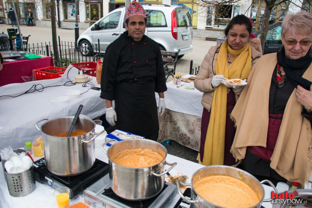 Ursynowski Targ Wielkanocny, czyli ślimaki, nepalskie pierogi i karuzela. FOTO