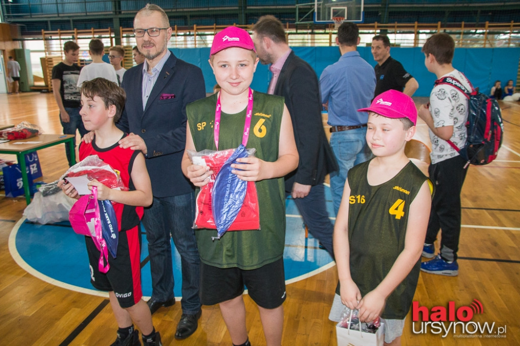 Spalding, dwutakt i obrona, czyli Turniej Wielkanocny w kosza. FOTO