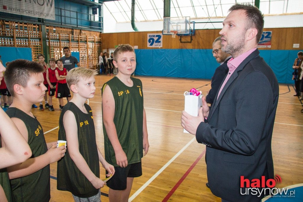Spalding, dwutakt i obrona, czyli Turniej Wielkanocny w kosza. FOTO
