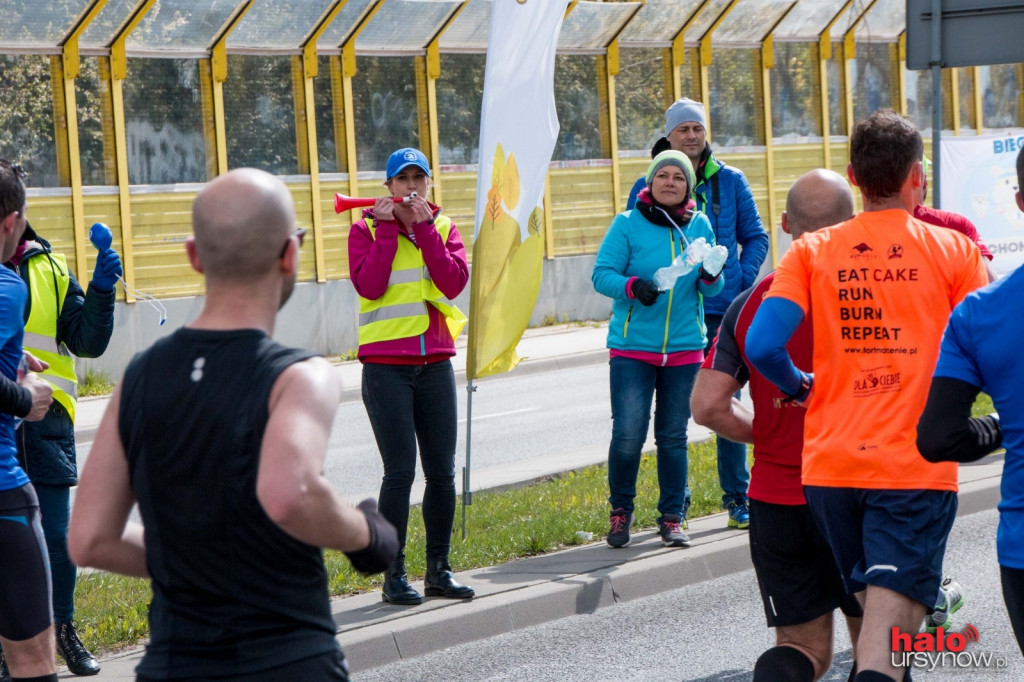 ORLEN WARSAW MARATHON. Gorrrący doping na Ursynowie! FOTO