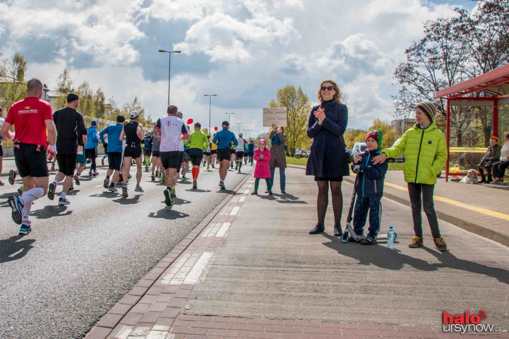 ORLEN WARSAW MARATHON. Gorrrący doping na Ursynowie! FOTO