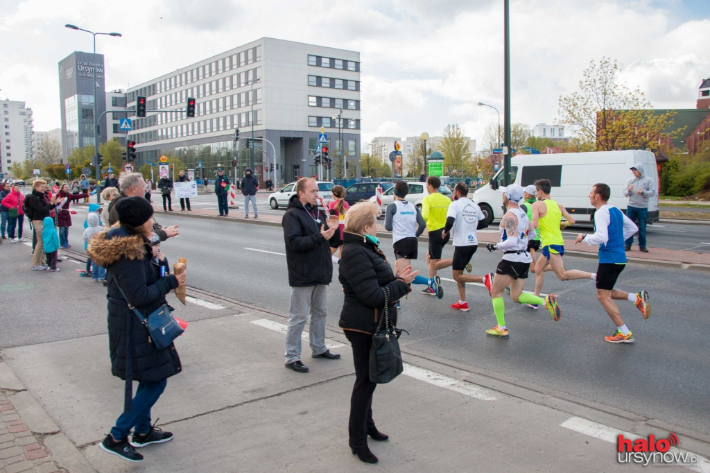 ORLEN WARSAW MARATHON. Gorrrący doping na Ursynowie! FOTO