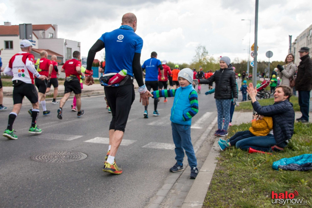 ORLEN WARSAW MARATHON. Gorrrący doping na Ursynowie! FOTO