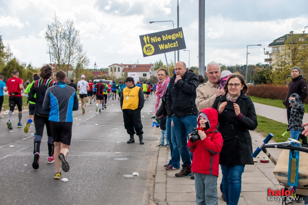 ORLEN WARSAW MARATHON. Gorrrący doping na Ursynowie! FOTO